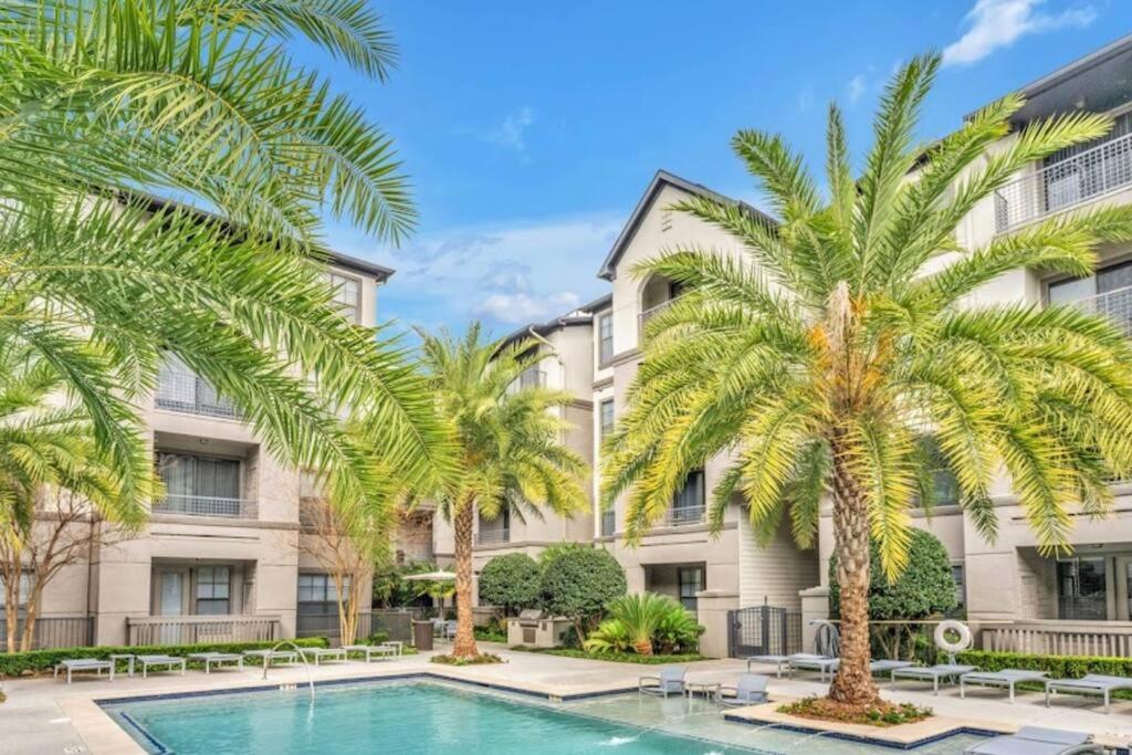 Апартаменты Chic Retreat-Walk To Nrg-Pool Хьюстон Экстерьер фото